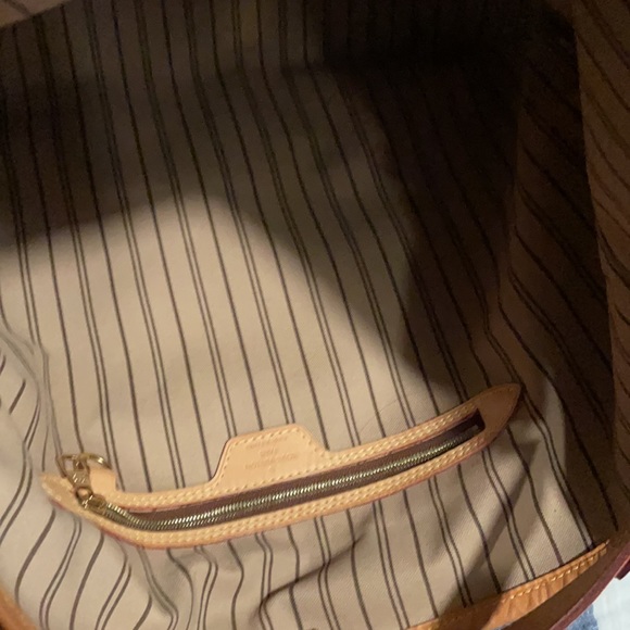 Used but in great condition show signs of wear .. - Picture 10 of 13